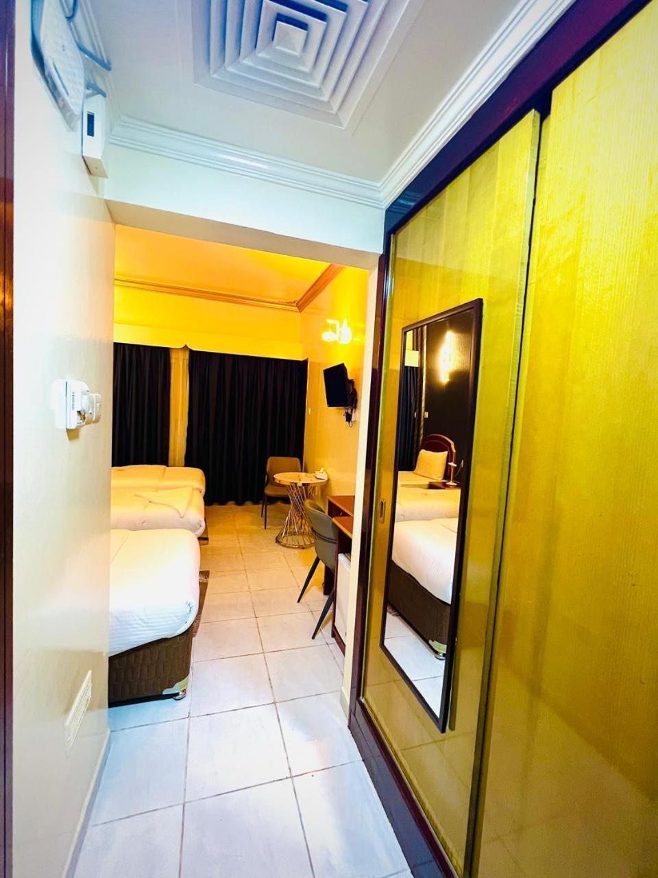 Galaxy Star Hotel 두바이 외부 사진